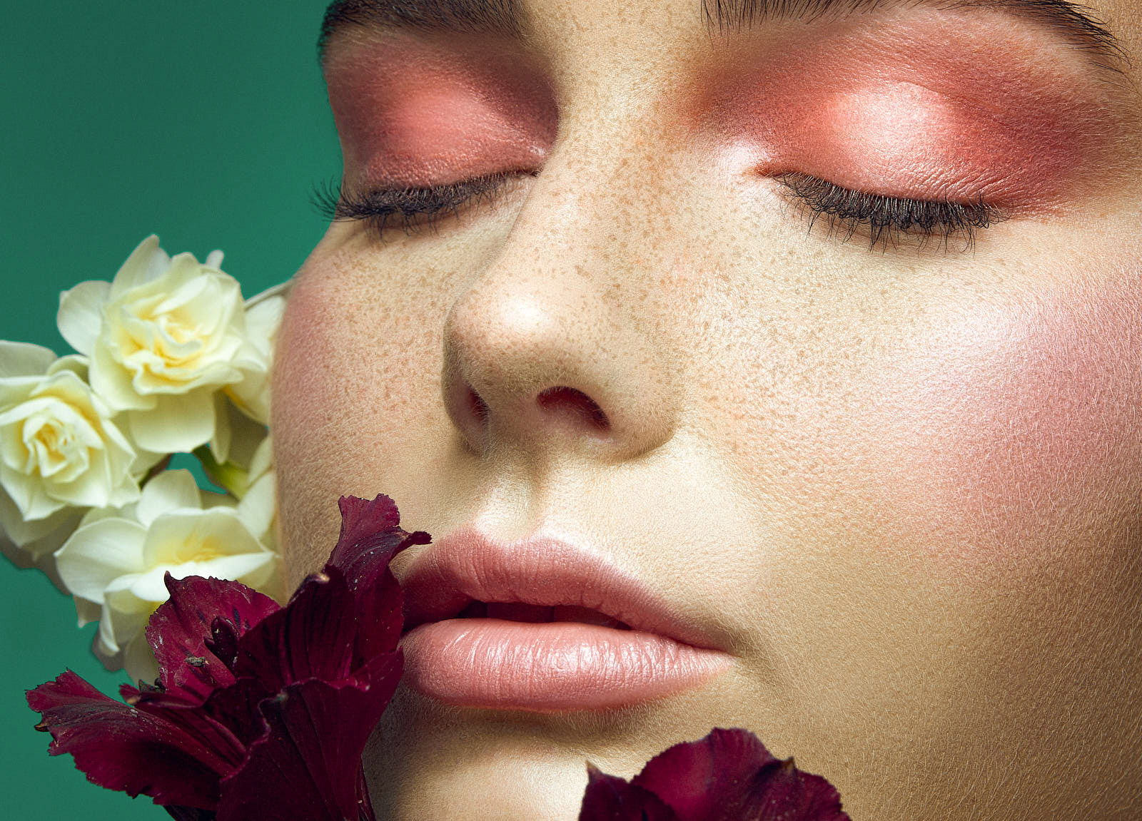 Beauty Femal Flowers Make-up New-Zealand href=